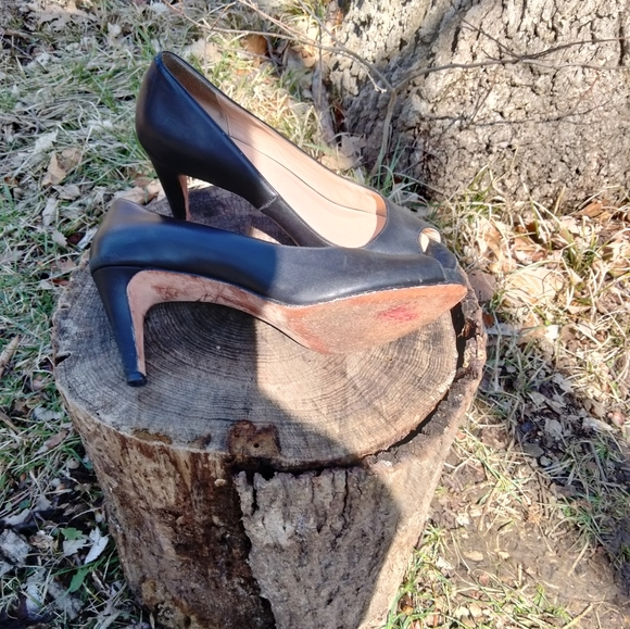 ⬇️ Price Drop!⬇️ Cole Haan Open Toed Pumps in size 6B - Picture 2 of 3